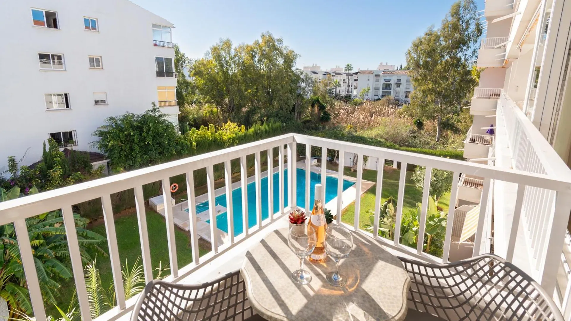 Beach Apartment In Golden Mile / Puerto Banus Marbella